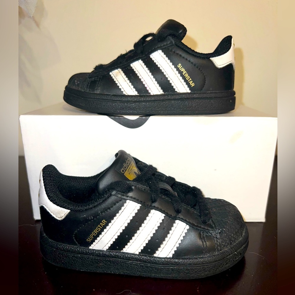 Adidas Superstar